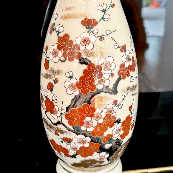 Matching Japanese Flower Vase Set - Picture 7 of 10